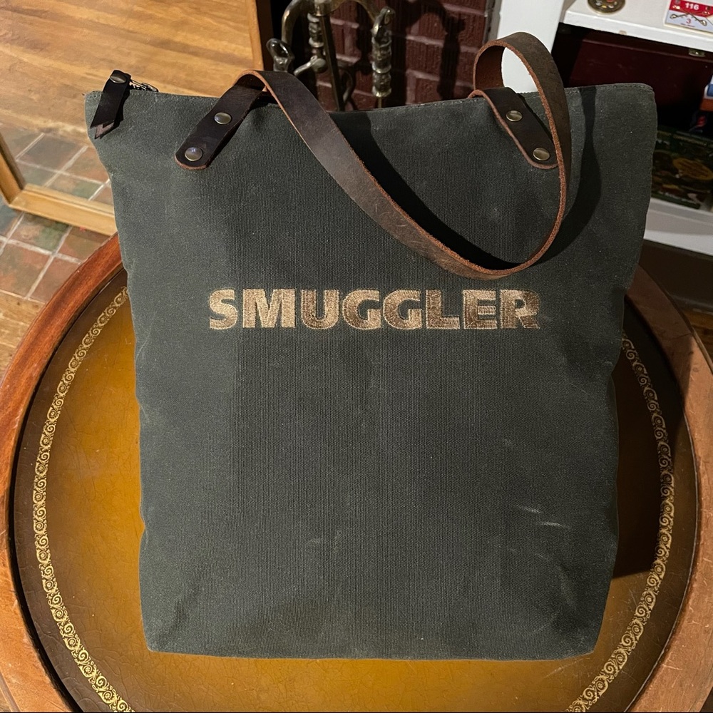 “SMUGGLER” tote